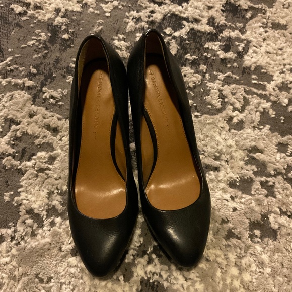 Banana Republic Heels - Picture 1 of 4